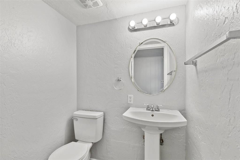 Activo con contrato: $152,900 (4 camas, 2 baños, 1368 Pies cuadrados)