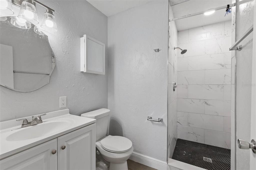 Activo con contrato: $152,900 (4 camas, 2 baños, 1368 Pies cuadrados)