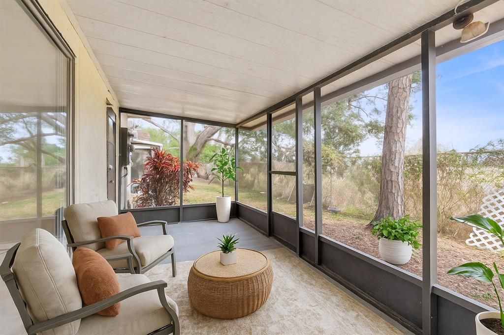 Activo con contrato: $152,900 (4 camas, 2 baños, 1368 Pies cuadrados)