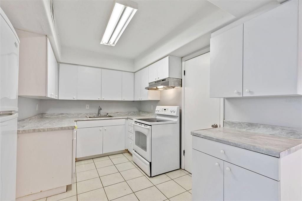 Activo con contrato: $152,900 (4 camas, 2 baños, 1368 Pies cuadrados)