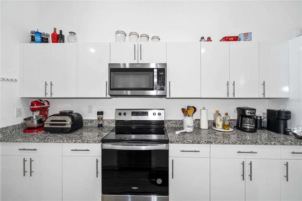 На продажу: $275,000 (3 спален, 2 ванн, 1409 Квадратных фут)