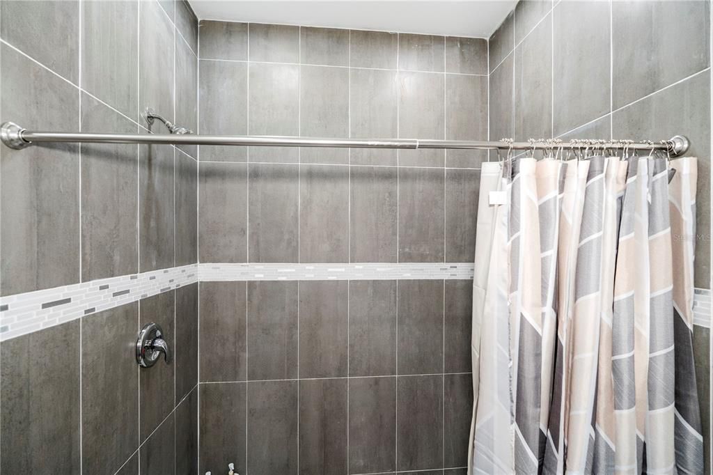 На продажу: $275,000 (3 спален, 2 ванн, 1409 Квадратных фут)