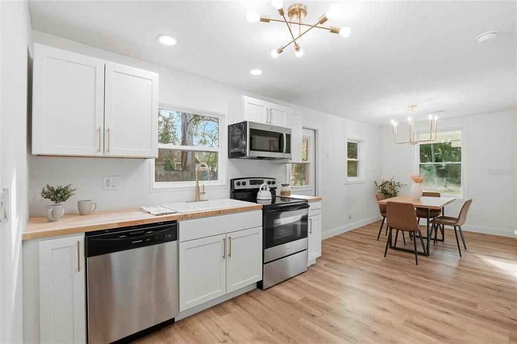 En Venta: $209,900 (2 camas, 2 baños, 1168 Pies cuadrados)