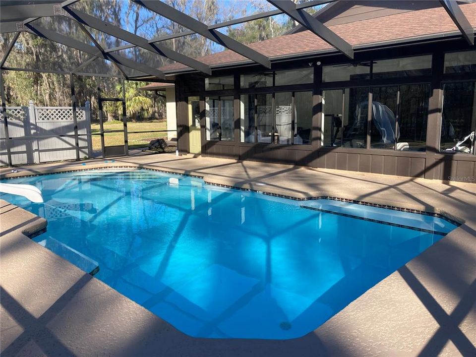 En Venta: $769,000 (4 camas, 2 baños, 3216 Pies cuadrados)
