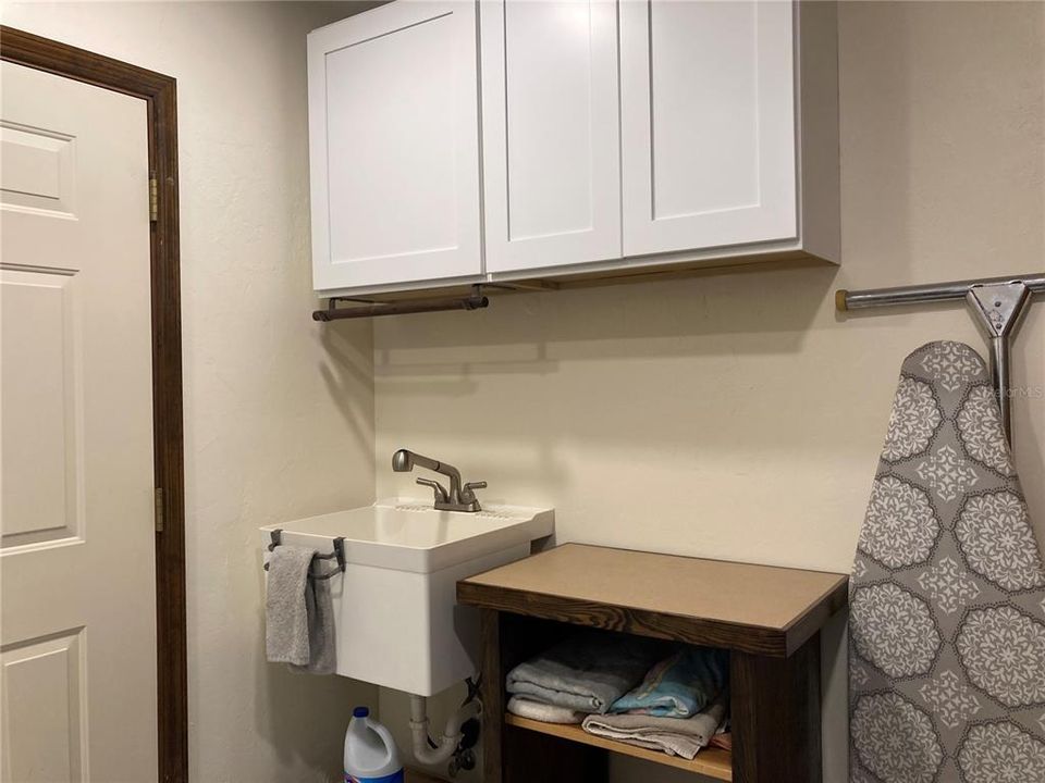 En Venta: $769,000 (4 camas, 2 baños, 3216 Pies cuadrados)