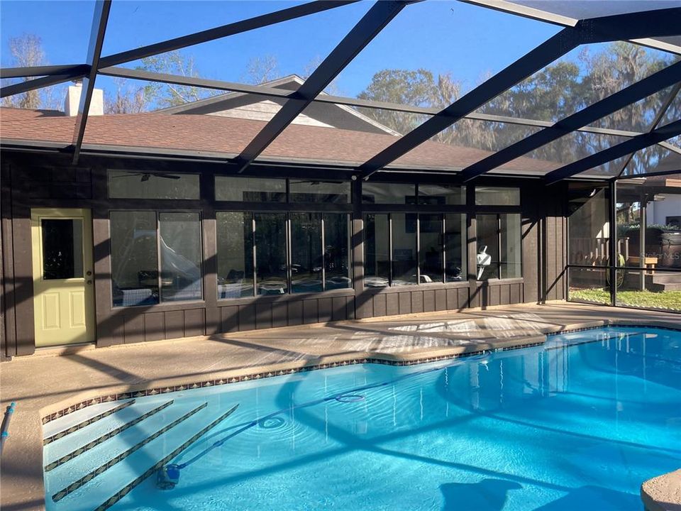 En Venta: $769,000 (4 camas, 2 baños, 3216 Pies cuadrados)