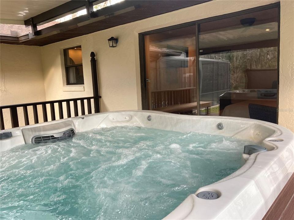 En Venta: $769,000 (4 camas, 2 baños, 3216 Pies cuadrados)