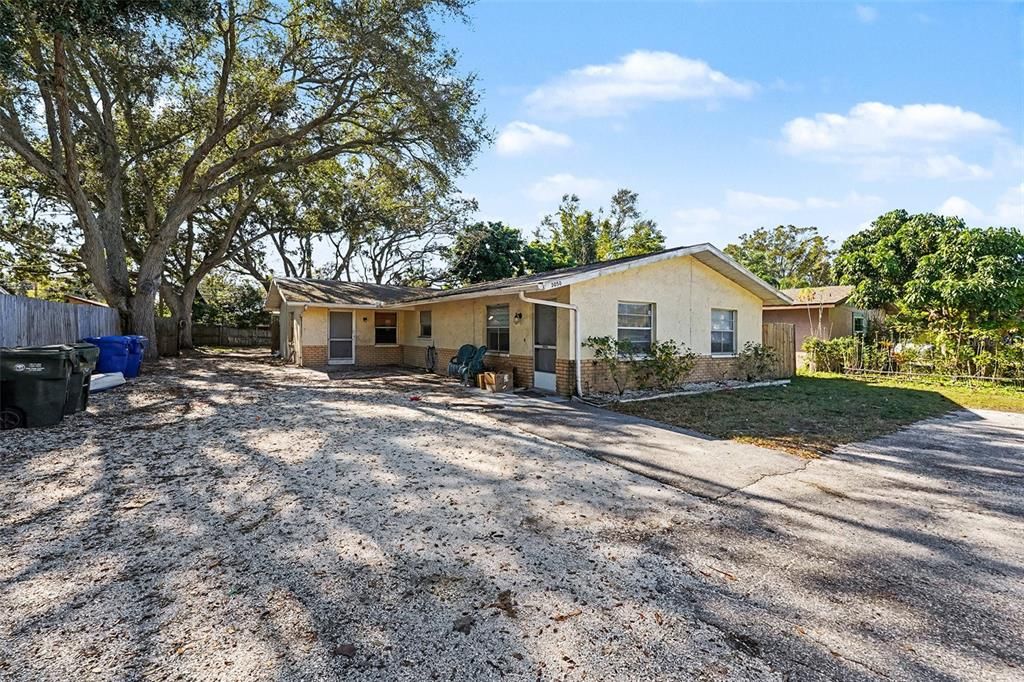 最近售出: $320,000 (0 贝兹, 0 浴室, 1820 平方英尺)