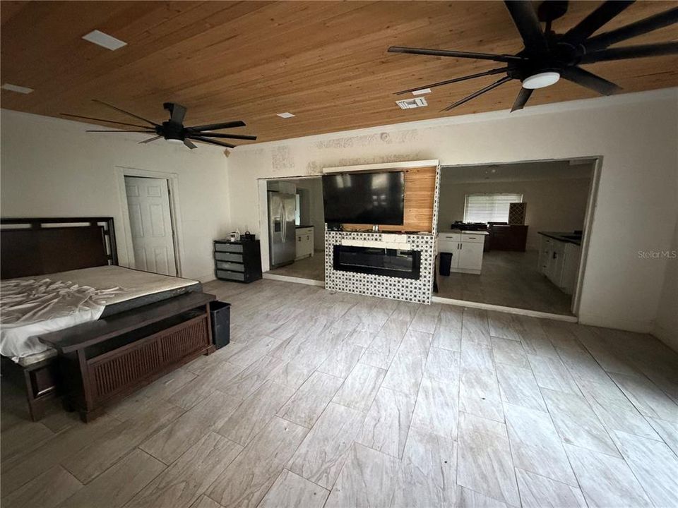 En Venta: $385,999 (5 camas, 4 baños, 4080 Pies cuadrados)