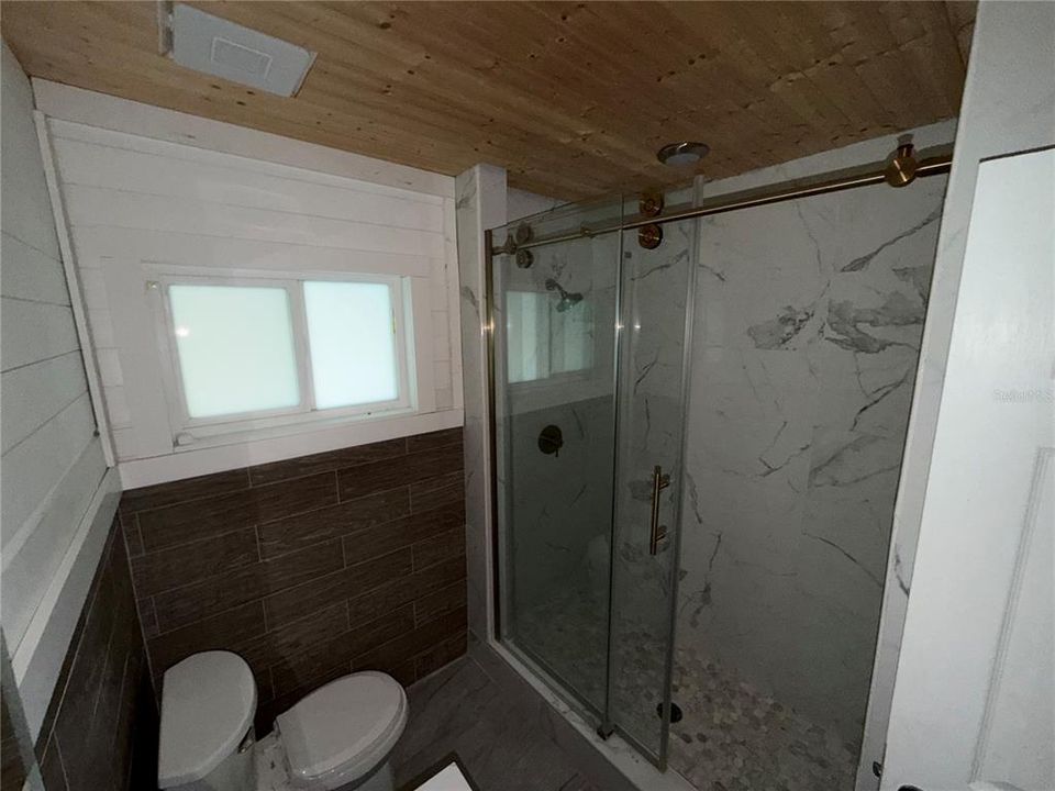 En Venta: $385,999 (5 camas, 4 baños, 4080 Pies cuadrados)