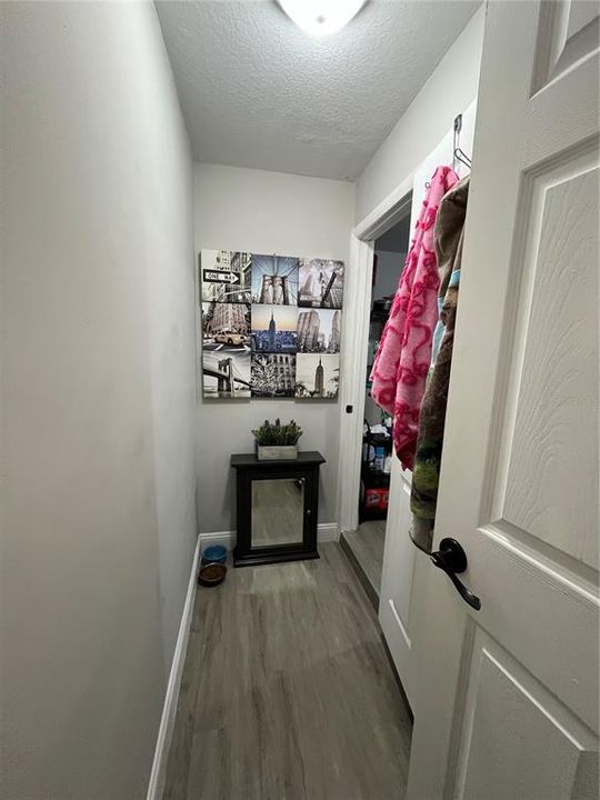 Activo con contrato: $285,000 (4 camas, 2 baños, 1864 Pies cuadrados)