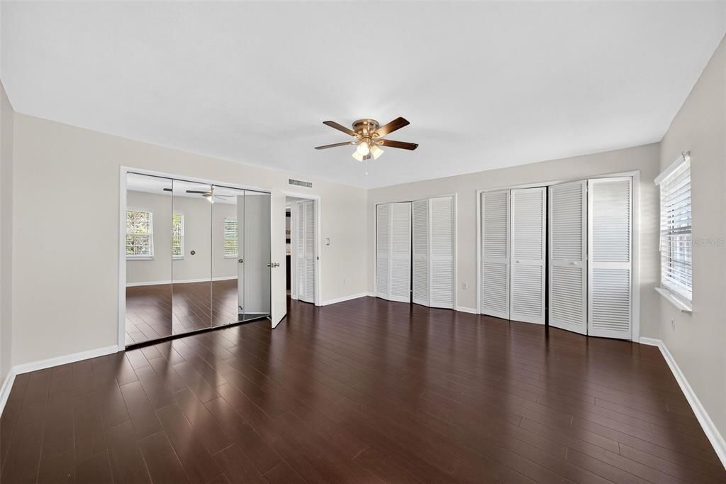 For Sale: $359,000 (2 beds, 1 baths, 1235 Square Feet)