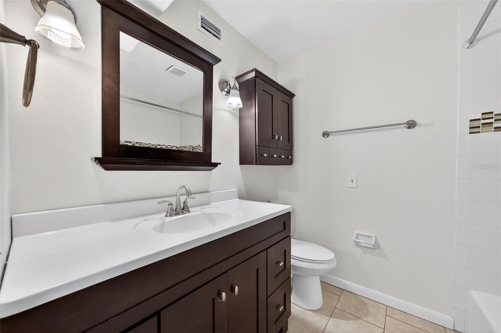 For Sale: $359,000 (2 beds, 1 baths, 1235 Square Feet)