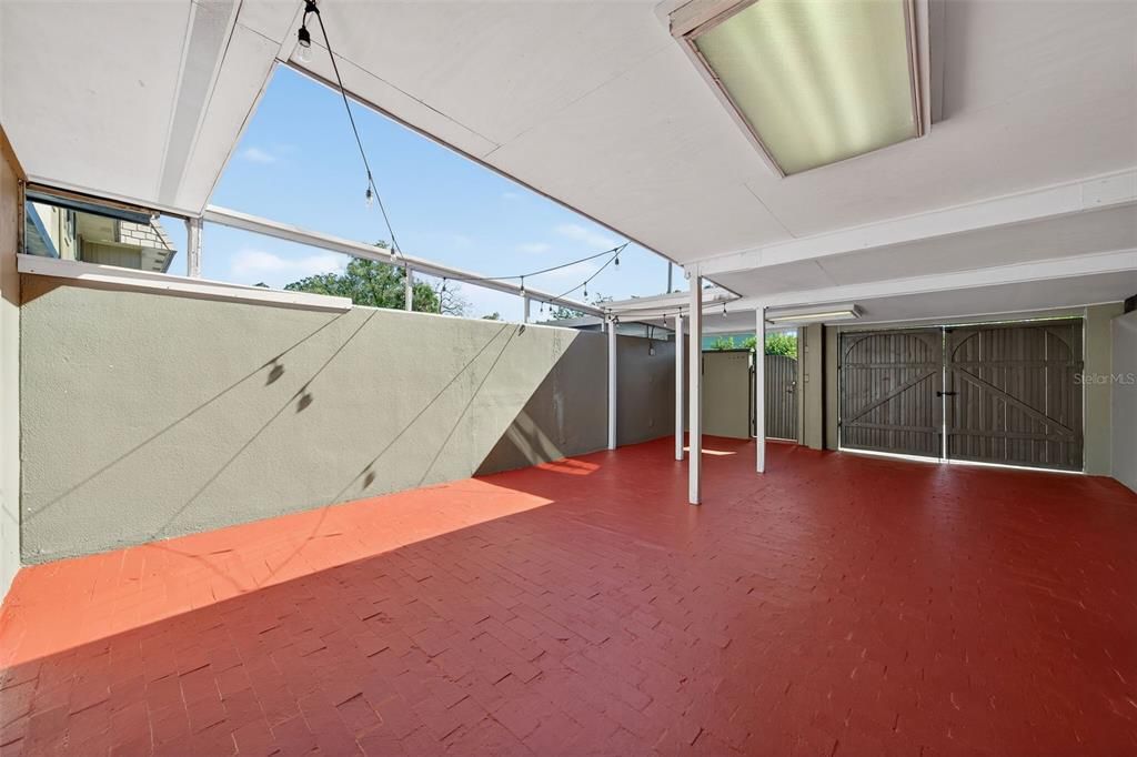 For Sale: $359,000 (2 beds, 1 baths, 1235 Square Feet)