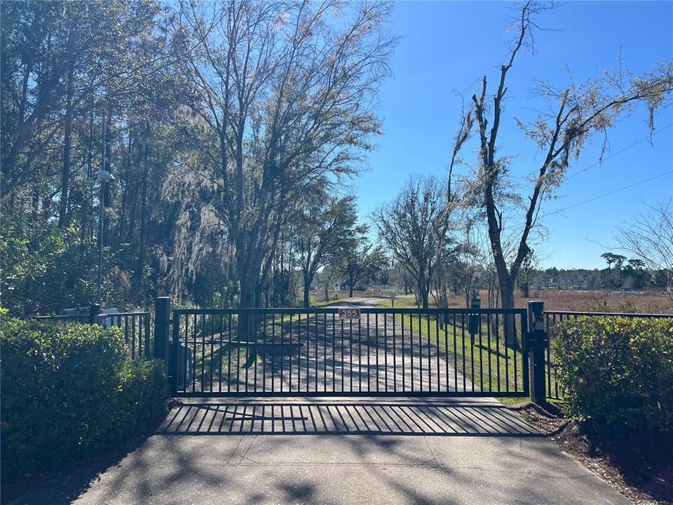 For Sale: $1,550,000 (6 beds, 4 baths, 5475 Square Feet)