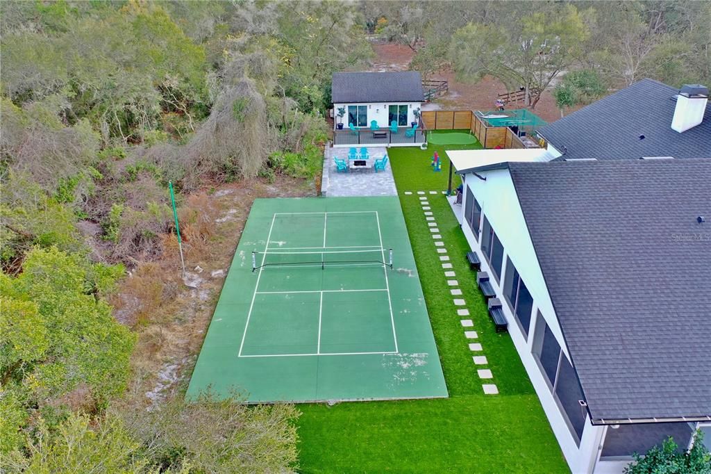 For Sale: $1,550,000 (6 beds, 4 baths, 5475 Square Feet)