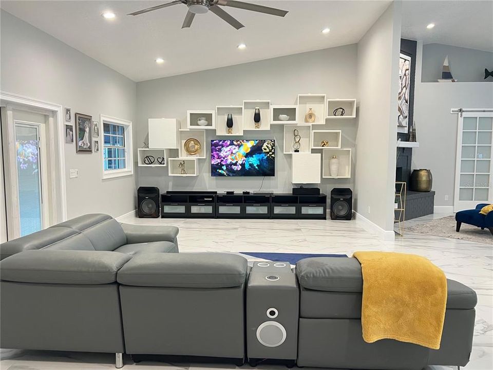 For Sale: $1,550,000 (6 beds, 4 baths, 5475 Square Feet)