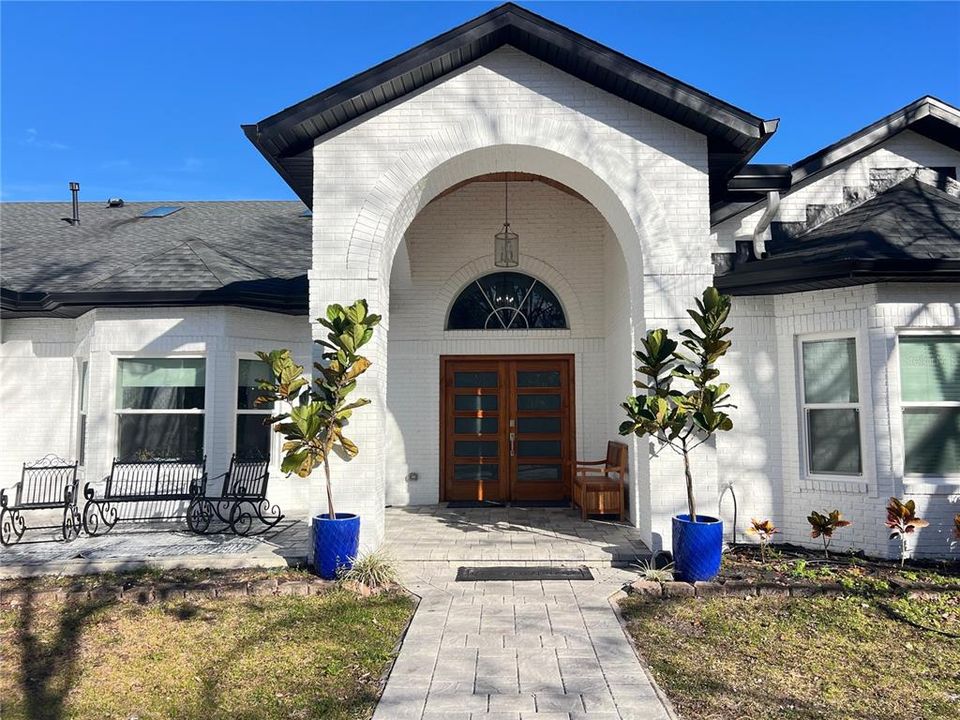 For Sale: $1,550,000 (6 beds, 4 baths, 5475 Square Feet)