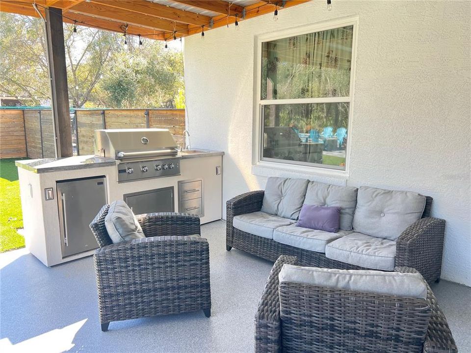 For Sale: $1,550,000 (6 beds, 4 baths, 5475 Square Feet)