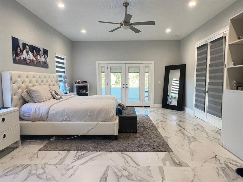 For Sale: $1,550,000 (6 beds, 4 baths, 5475 Square Feet)