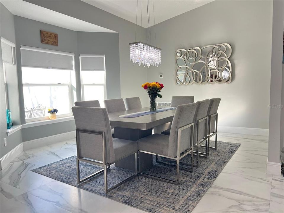 For Sale: $1,550,000 (6 beds, 4 baths, 5475 Square Feet)