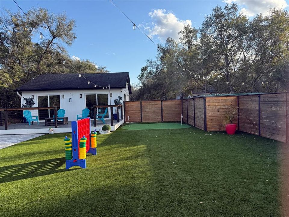 For Sale: $1,550,000 (6 beds, 4 baths, 5475 Square Feet)
