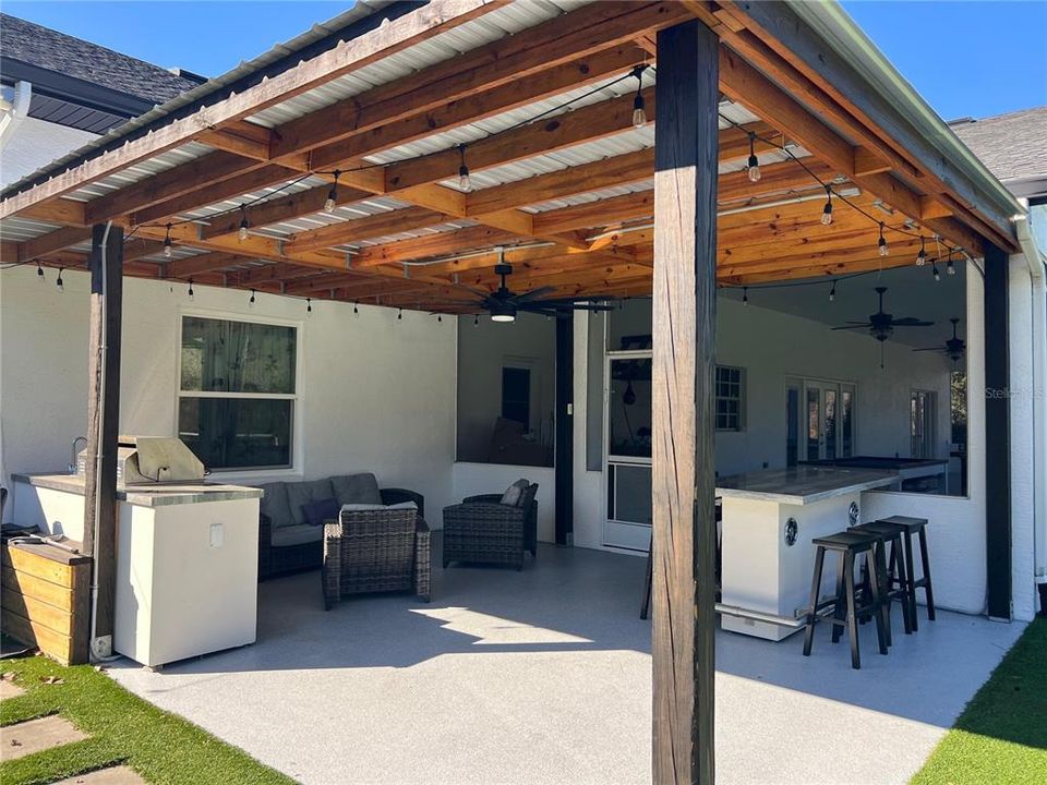 For Sale: $1,550,000 (6 beds, 4 baths, 5475 Square Feet)