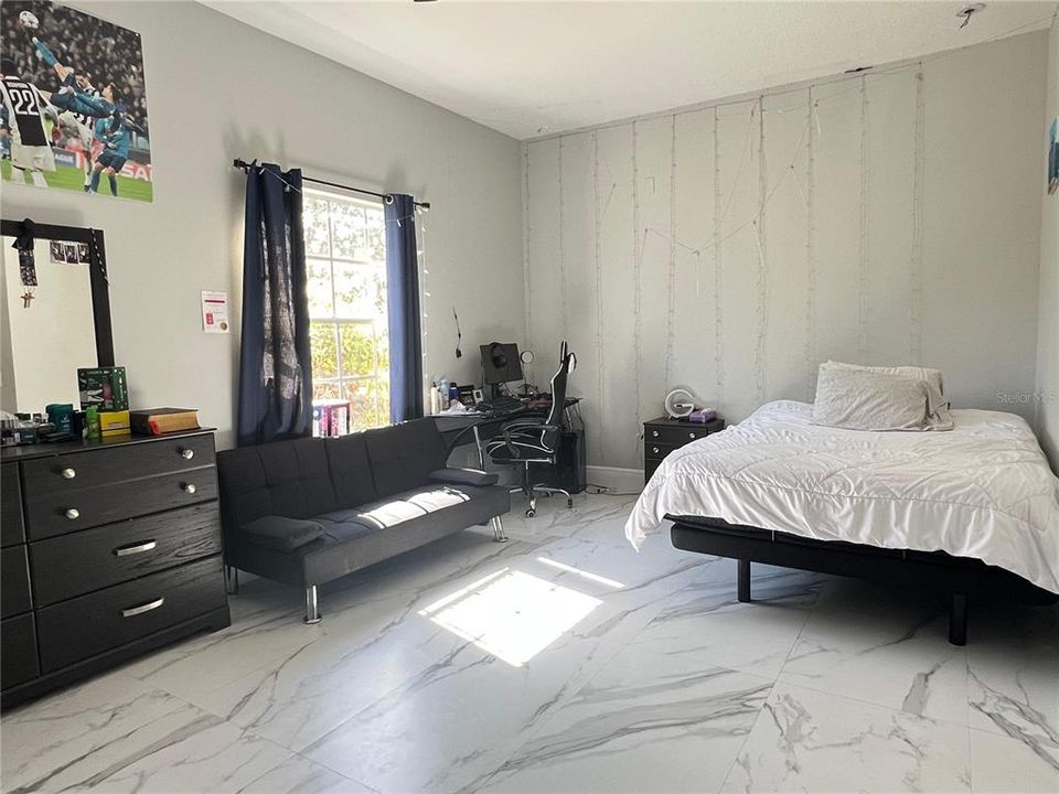 For Sale: $1,550,000 (6 beds, 4 baths, 5475 Square Feet)