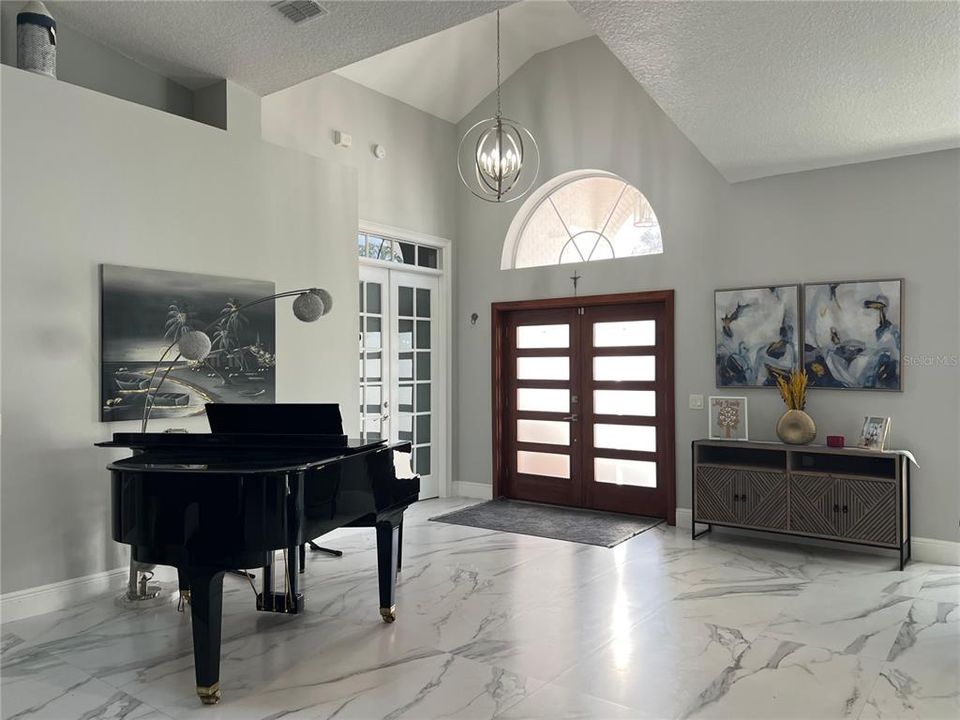 For Sale: $1,550,000 (6 beds, 4 baths, 5475 Square Feet)