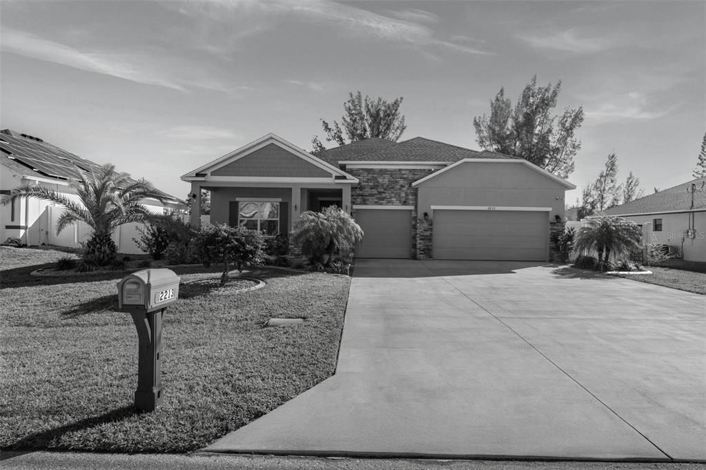 Active With Contract: $515,000 (3 beds, 2 baths, 2067 Square Feet)