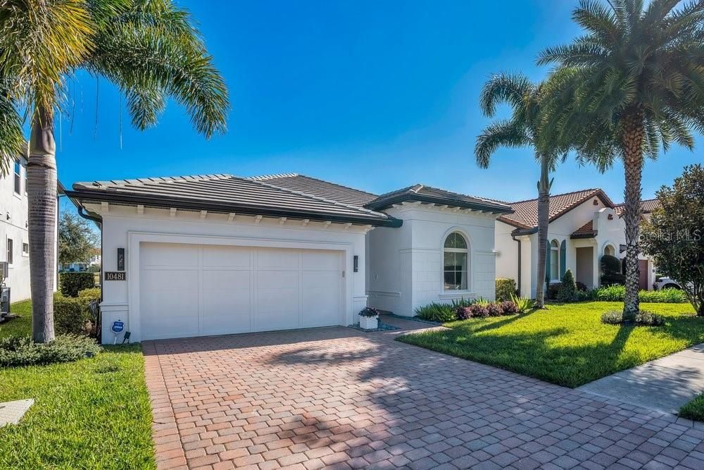 For Sale: $965,000 (4 beds, 2 baths, 2390 Square Feet)