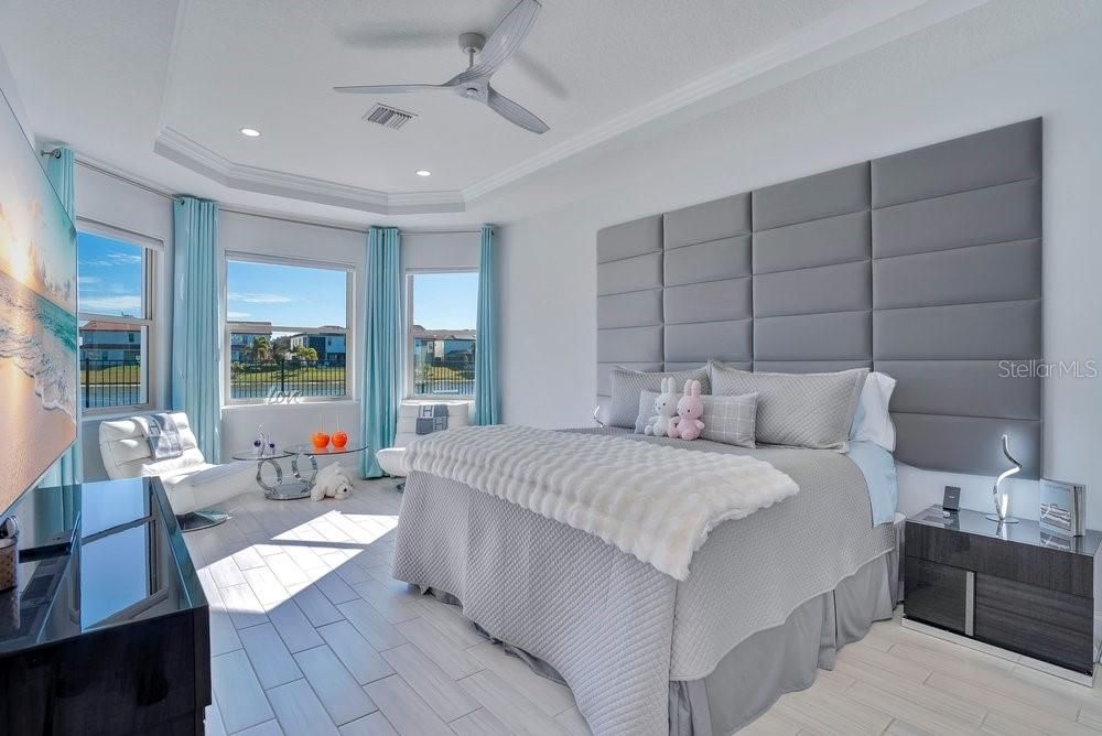 For Sale: $965,000 (4 beds, 2 baths, 2390 Square Feet)