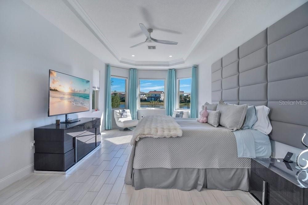 For Sale: $965,000 (4 beds, 2 baths, 2390 Square Feet)