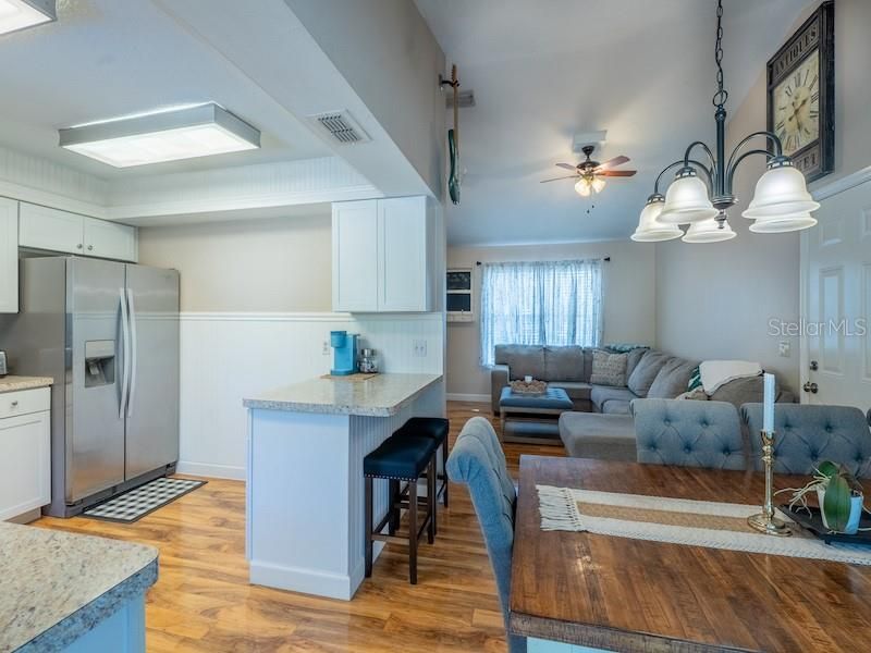 En Venta: $249,000 (3 camas, 2 baños, 1296 Pies cuadrados)