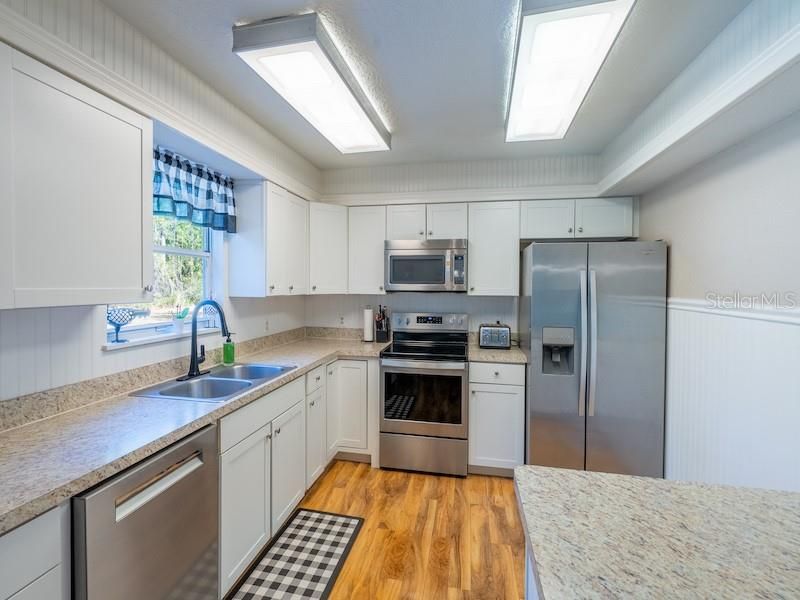 En Venta: $249,000 (3 camas, 2 baños, 1296 Pies cuadrados)