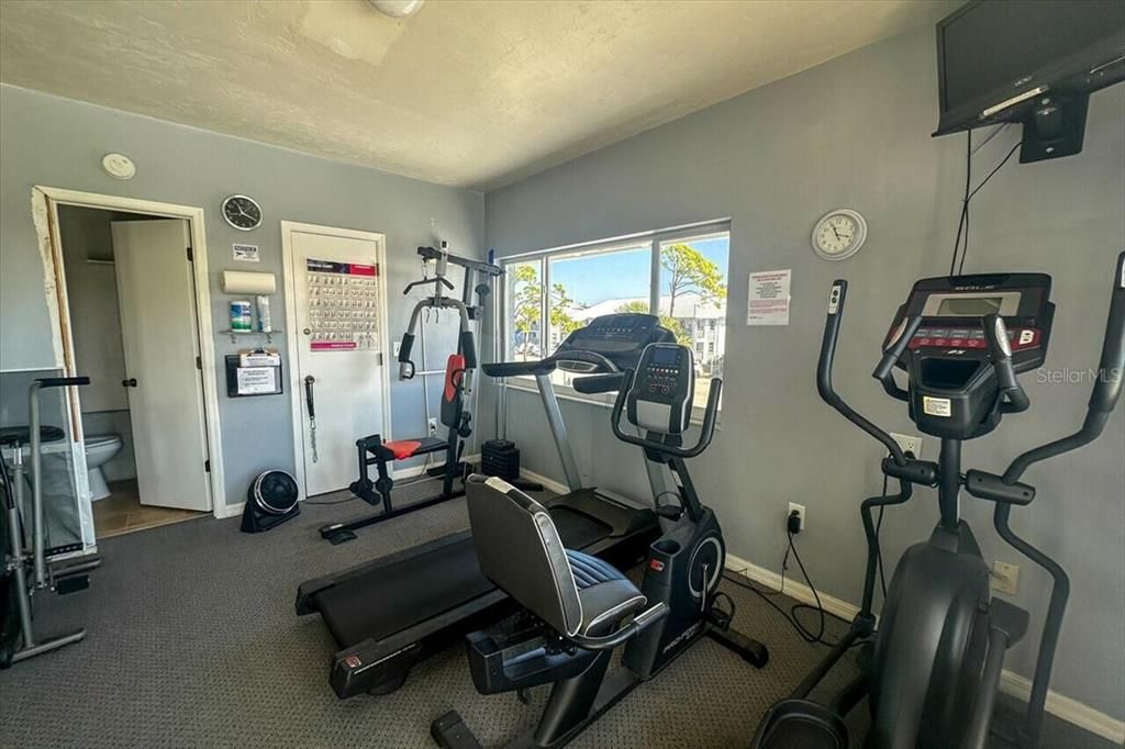 Active With Contract: $119,900 (2 beds, 2 baths, 1092 Square Feet)