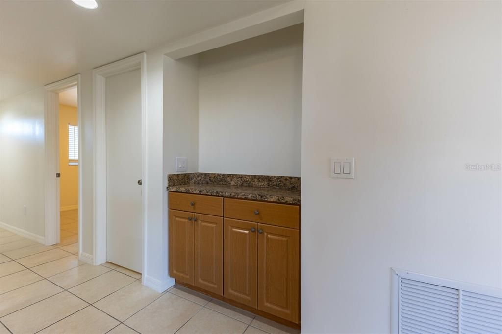 Active With Contract: $119,900 (2 beds, 2 baths, 1092 Square Feet)