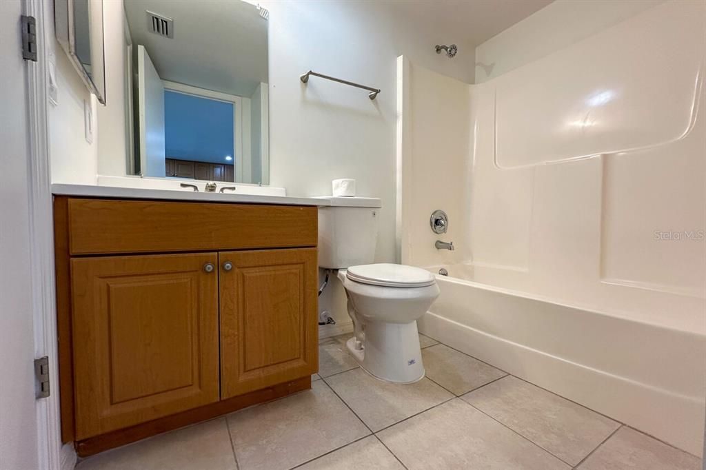 Active With Contract: $119,900 (2 beds, 2 baths, 1092 Square Feet)