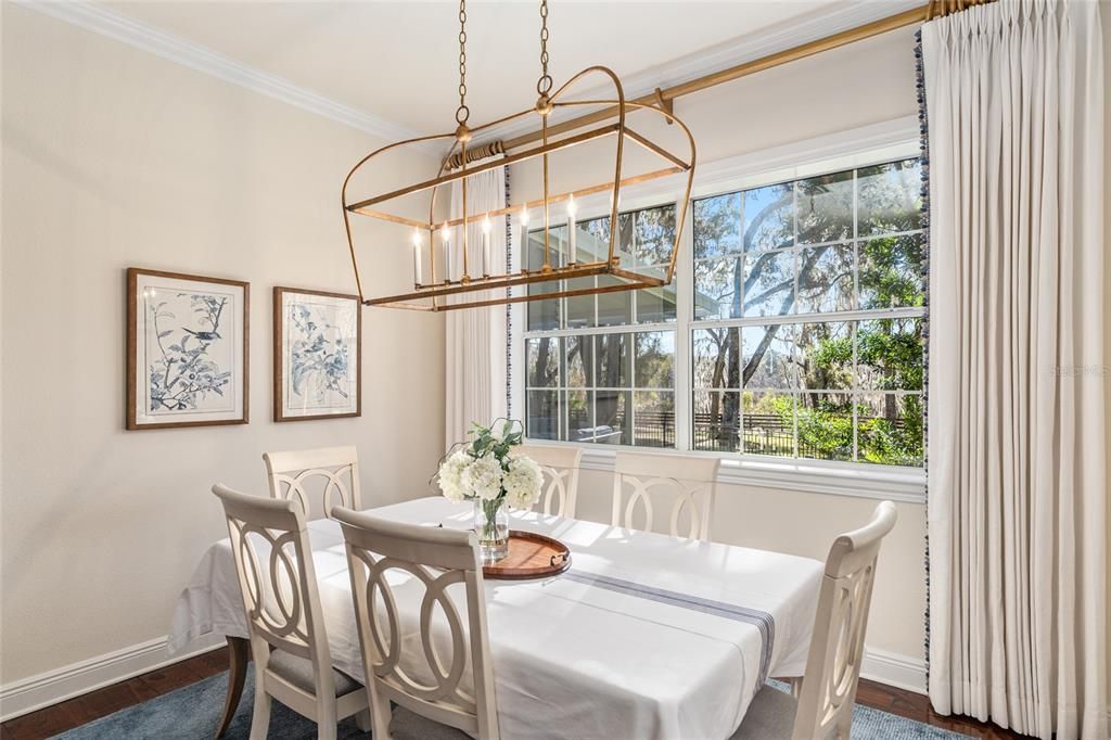 Activo con contrato: $999,000 (4 camas, 3 baños, 3610 Pies cuadrados)