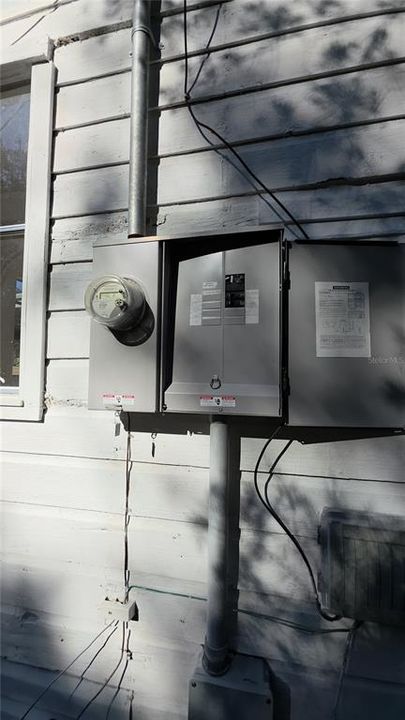 На продажу: $279,900 (2 спален, 1 ванн, 672 Квадратных фут)