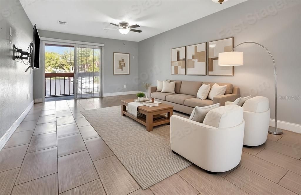 合同活跃: $110,000 (2 贝兹, 2 浴室, 832 平方英尺)