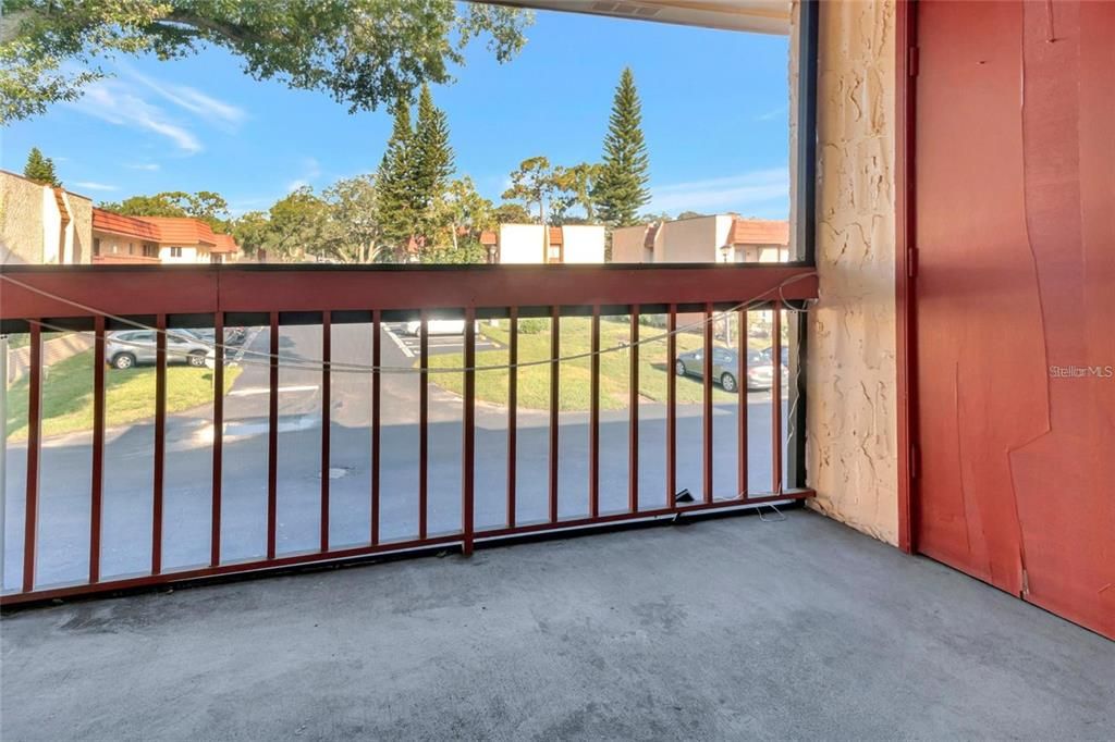 合同活跃: $110,000 (2 贝兹, 2 浴室, 832 平方英尺)