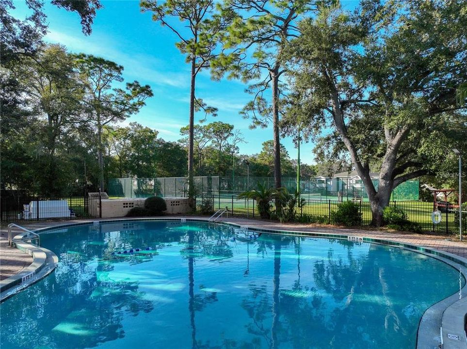 合同活跃: $110,000 (2 贝兹, 2 浴室, 832 平方英尺)