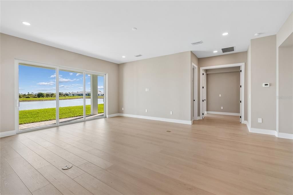 For Sale: $1,499,999 (5 beds, 5 baths, 4661 Square Feet)