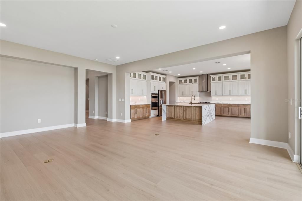 For Sale: $1,499,999 (5 beds, 5 baths, 4661 Square Feet)