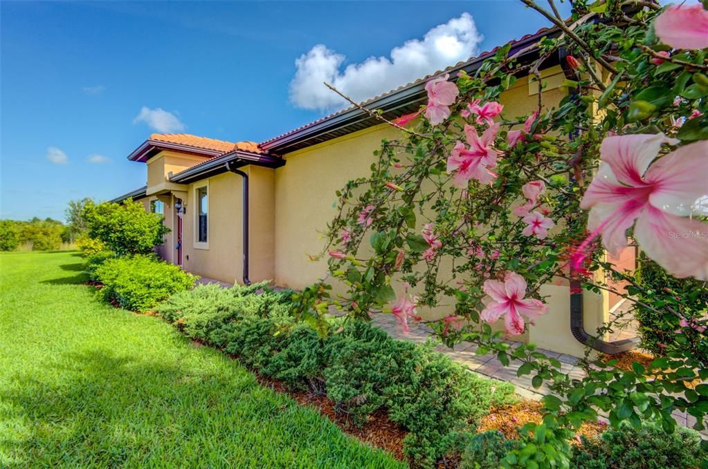 For Rent: $2,500 (2 beds, 2 baths, 1549 Square Feet)