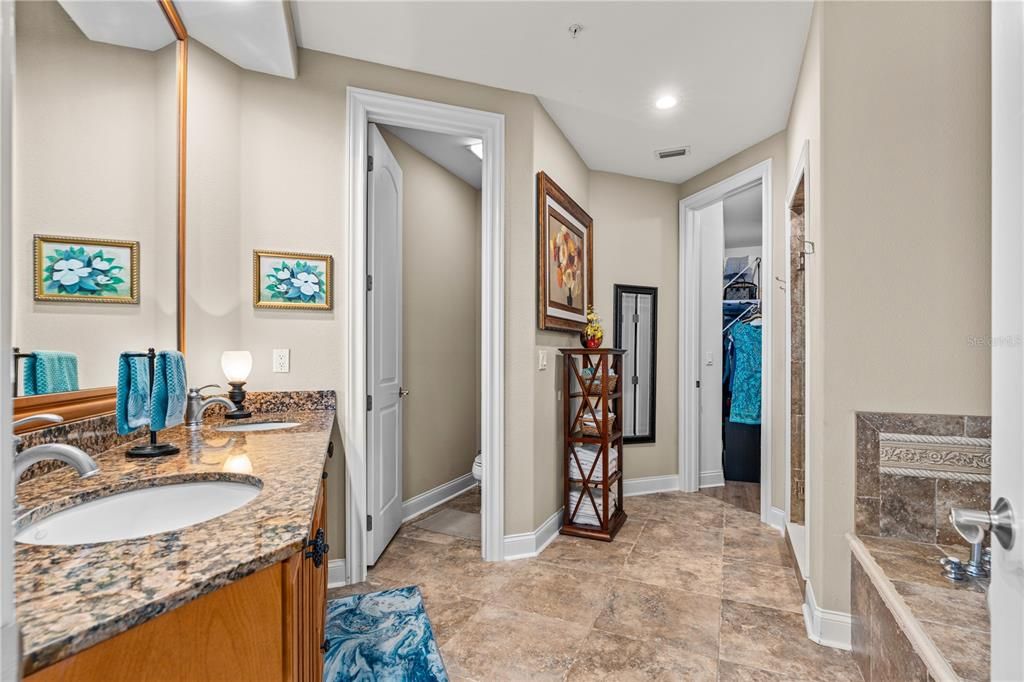 Active With Contract: $719,000 (3 beds, 3 baths, 1919 Square Feet)