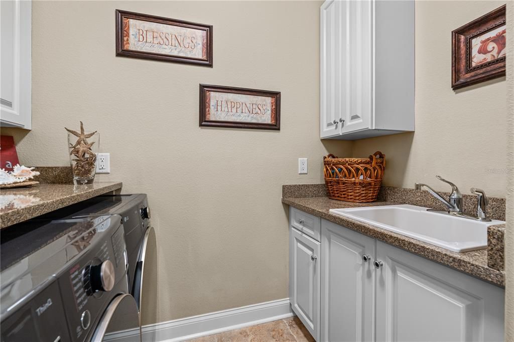 Active With Contract: $719,000 (3 beds, 3 baths, 1919 Square Feet)