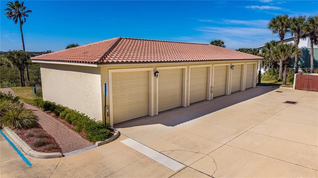 Active With Contract: $719,000 (3 beds, 3 baths, 1919 Square Feet)