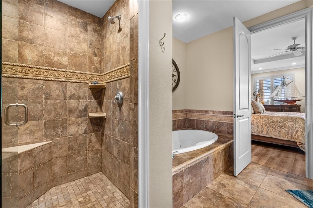Active With Contract: $719,000 (3 beds, 3 baths, 1919 Square Feet)
